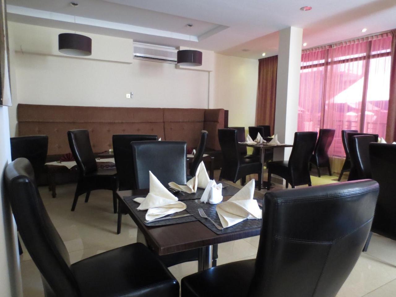 Airport Plaza Hotel Giuba Esterno foto